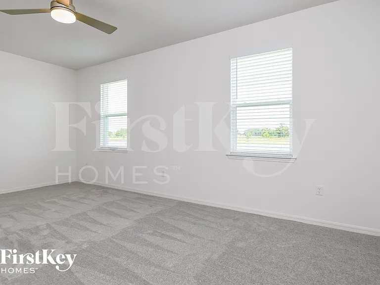 1618 Isleta Loop — Photo 8