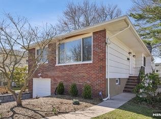 121 14th St, Cresskill, NJ 07626