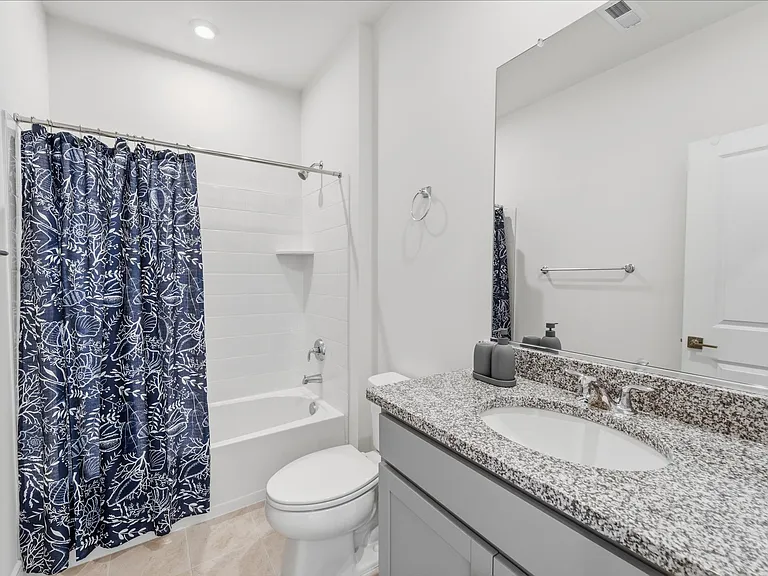4256 Frost St — Photo 6