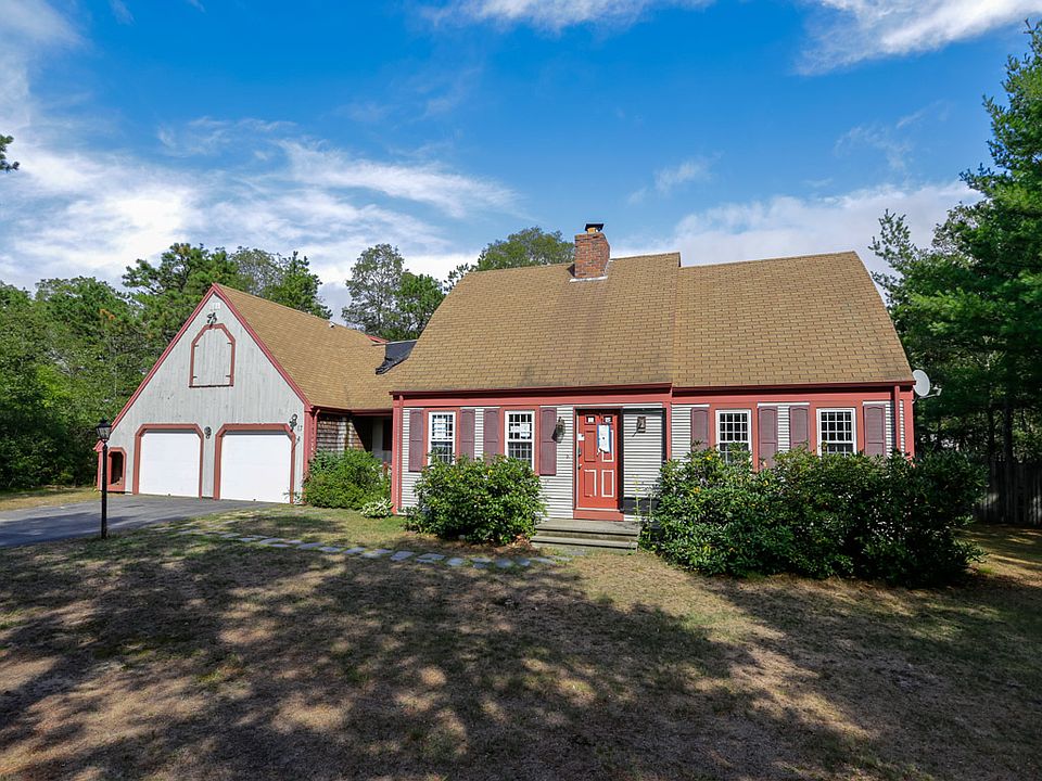 1st image of 17 Phinney Ln