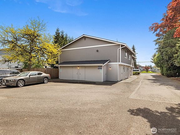2nd image of 4617 80th Street NE
