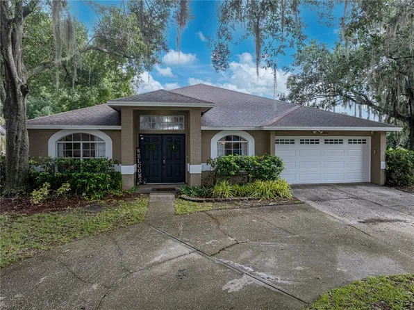 1500 Paddock Dr, Plant City, FL 33566