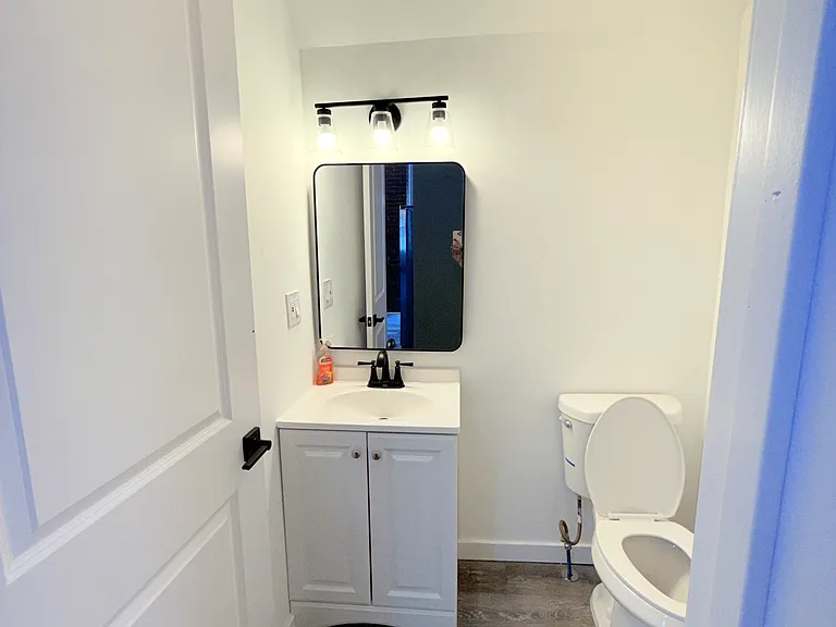 1527 Hoff St — Photo 5