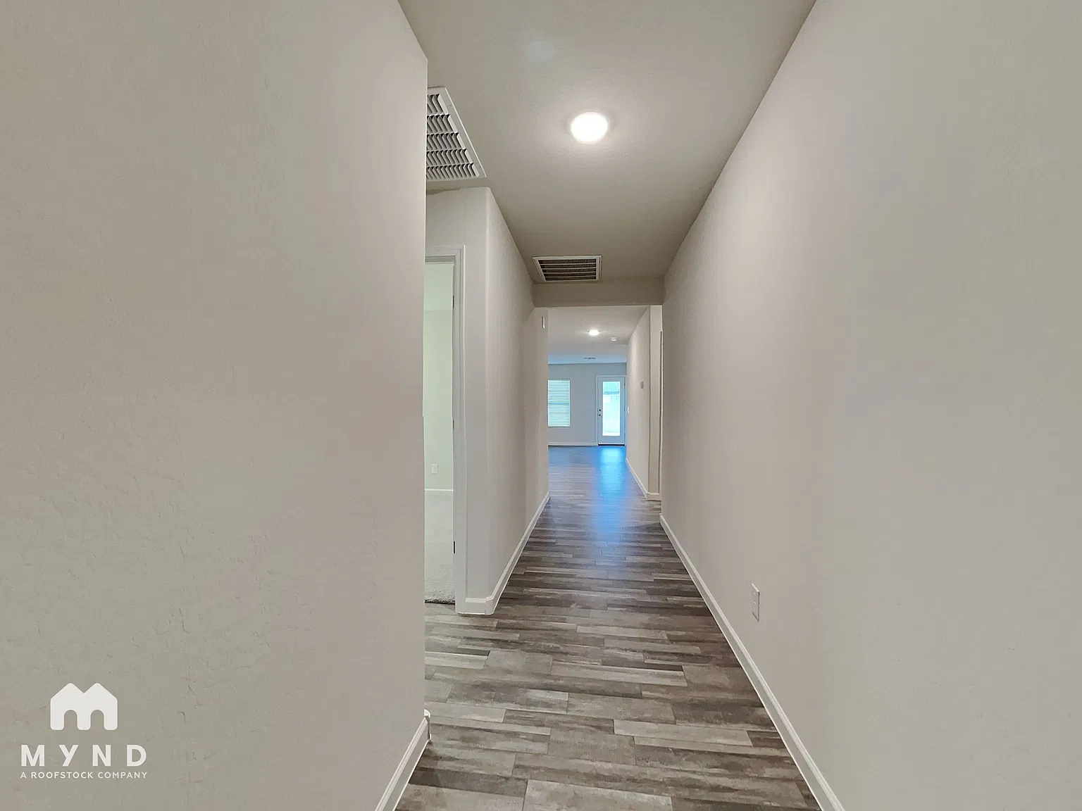 4 bed, 2.0 bath, 1400 sqft, $1,540 — Photo 2