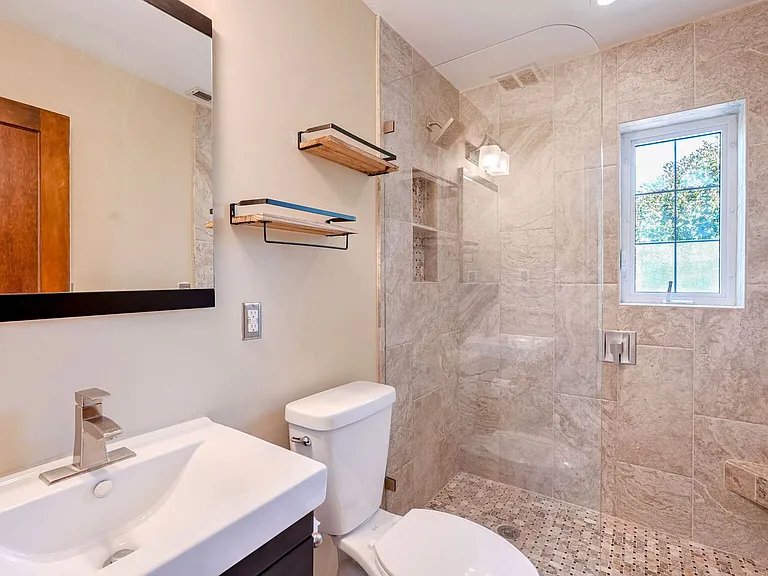 1126 Powhatan St — Photo 13
