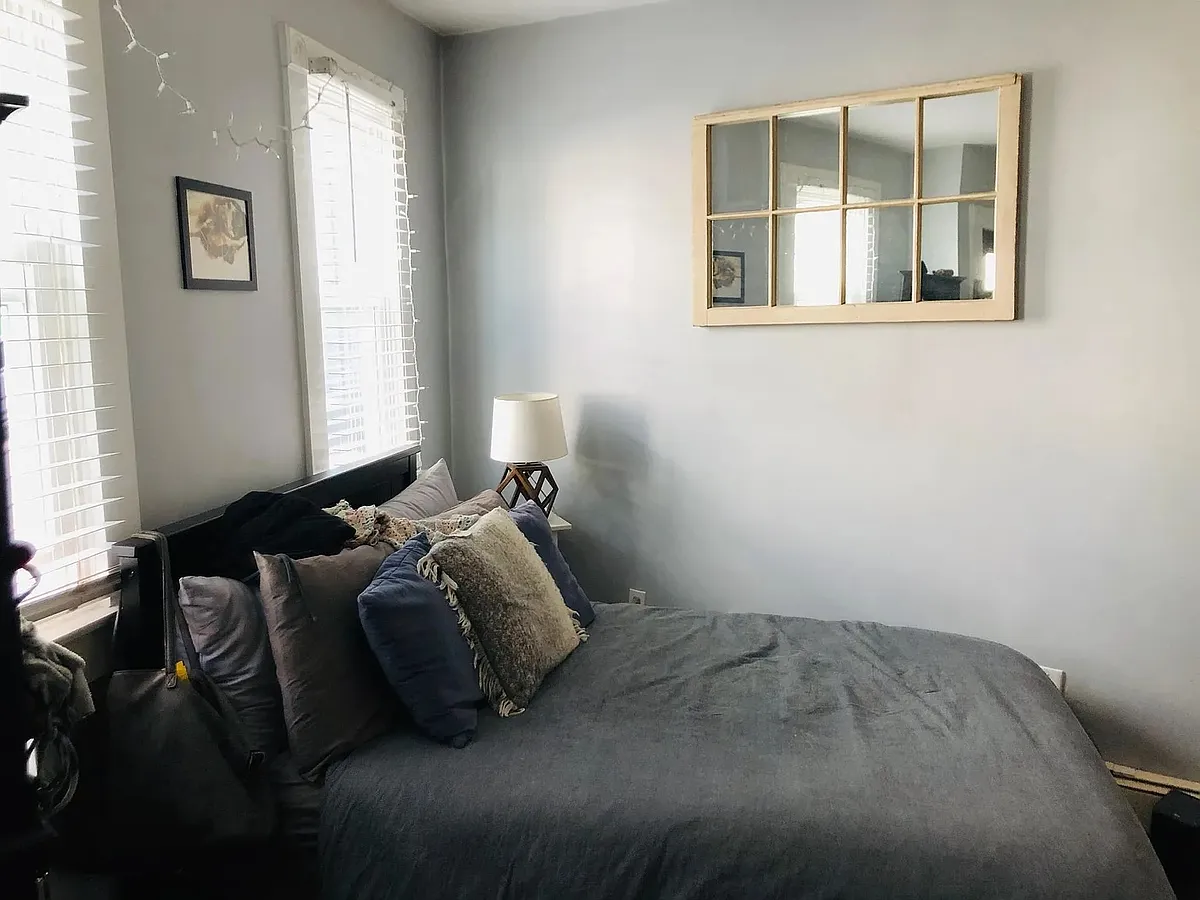 Possible layout idea 2:
Bedroom Setup with Full or Queen Bed - 187 K St #187