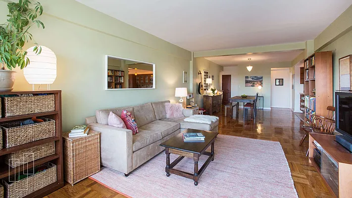 Sold by Garfield Realty  | media 3