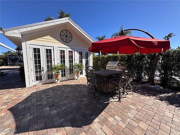 3rd image of 201-3024 Cupola Ln N