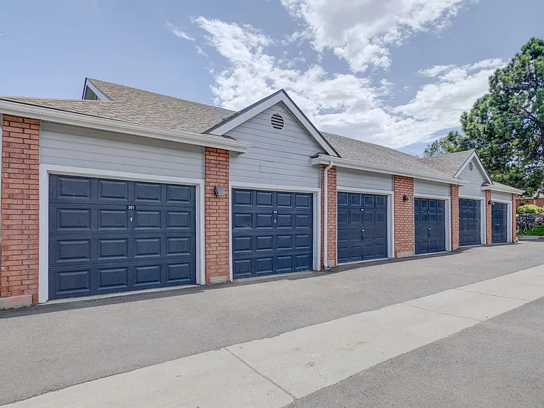 IMT Hyland Hills — Photo 18
