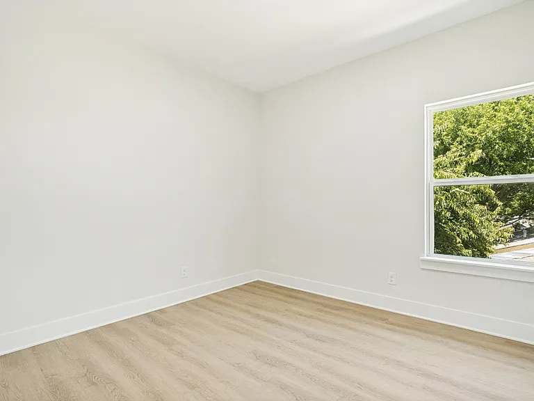 8011 Doreen Ave — Photo 11