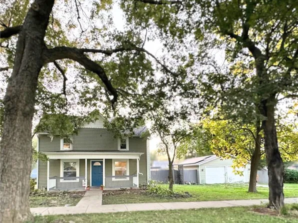 414 Elm St, Wellsville, KS 66092