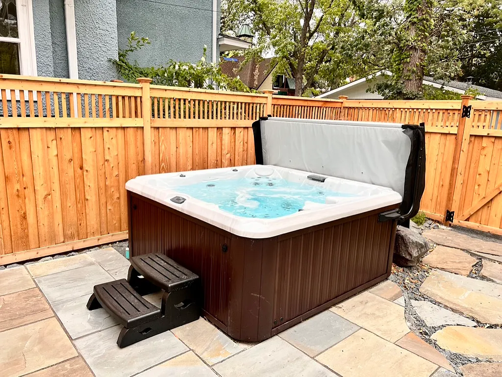 2 bed, 900 sqft, $3,950 — Photo 3