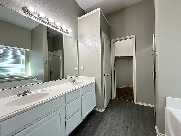 6920 Misty Meadow Ln — Photo 7