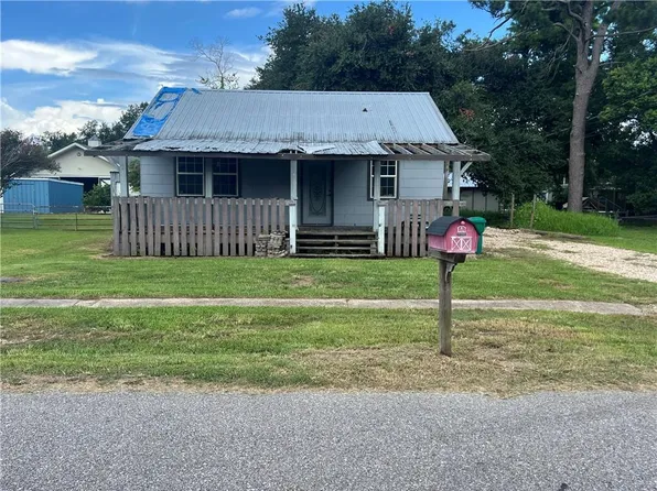 231 Oak St, Saint Rose, LA 70087