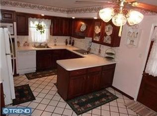 609 Linda Ln, Norristown, PA 19401