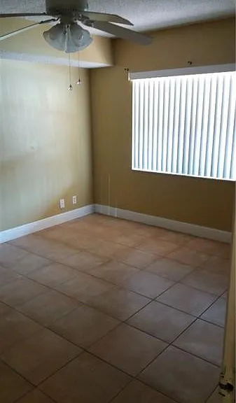 2947 Riverside Dr #129 — Photo 11