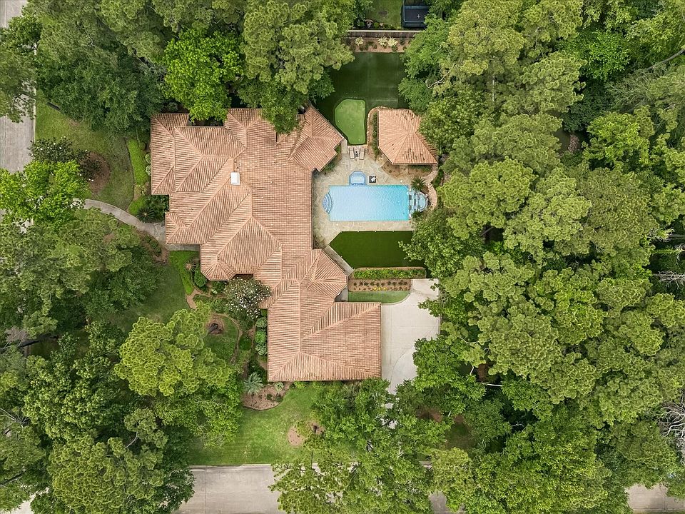 1st image of 5 Magnolia Woods Dr