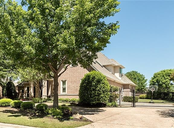 3rd image of 714 Aberdeen Way