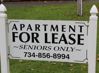 6700 Clover Ln APT 5, Lambertville, MI 48144