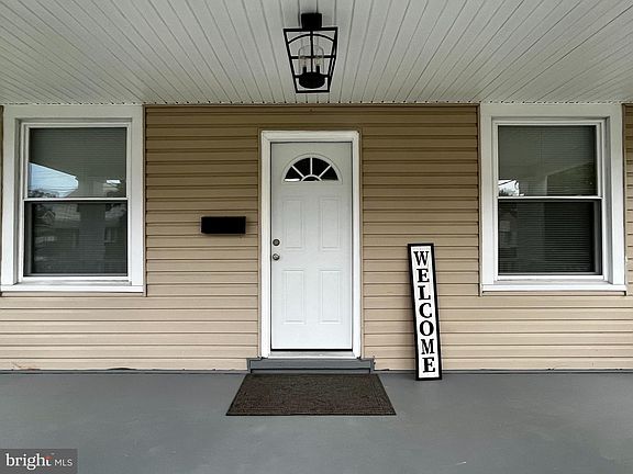 3rd image of 1911 48th St