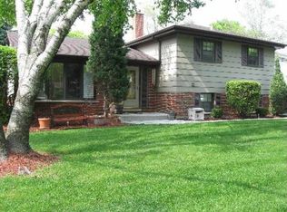 1754 E Corktree Ln, Mount Prospect, IL 60056