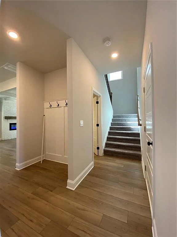 4 bed, 2.5 bath, 2279 sqft, $2,300 — Photo 4