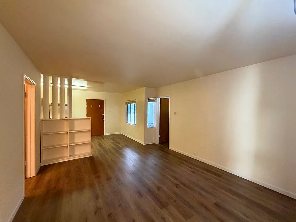 3732-3744 Grand