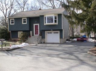 4 Lindberg Trl, Rockaway, NJ 07866