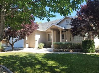 722 Divot Dr, Fernley, NV 89408