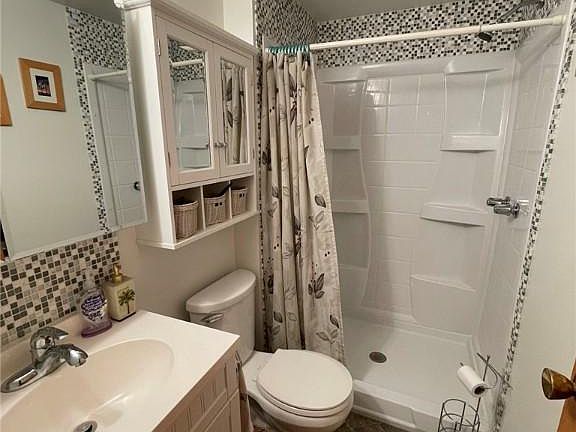 5th image of 8659 Hickory Hollow Dr