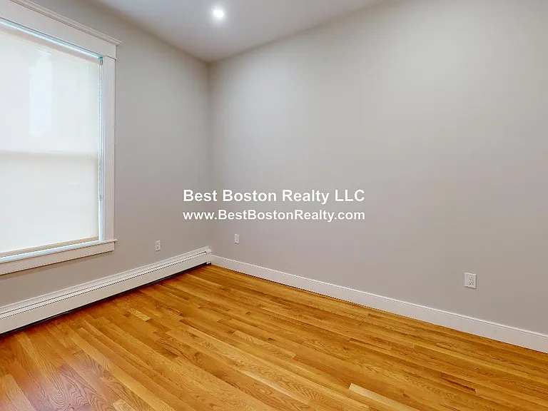 33 Portsmouth St #1L — Photo 3