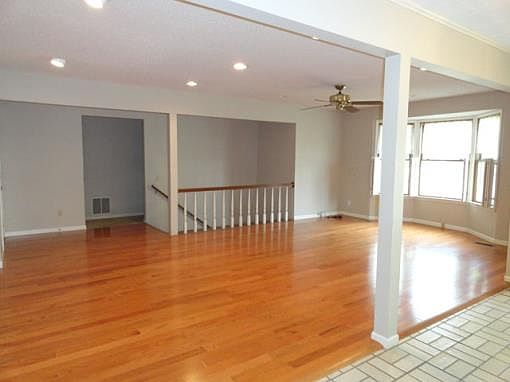 4th image of 1105 S Gertrude St