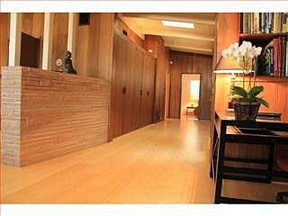 3rd image of 2060 University Ave