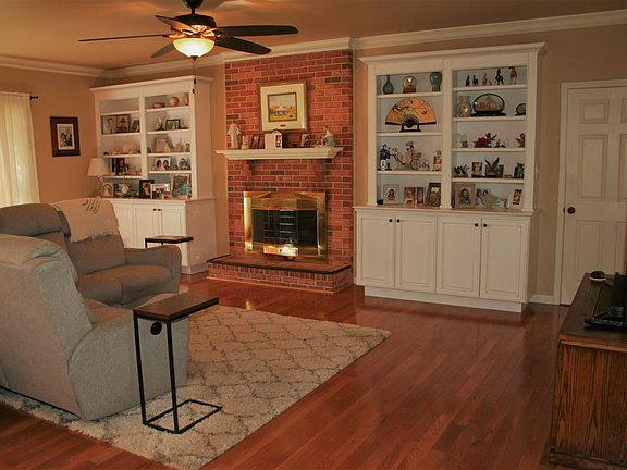4th image of 1024 Cooper Dr