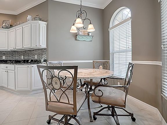 5th image of 2072 Clarks Hill Way