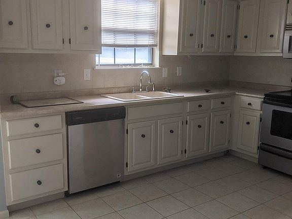 5th image of 9705 W 83rd Ter