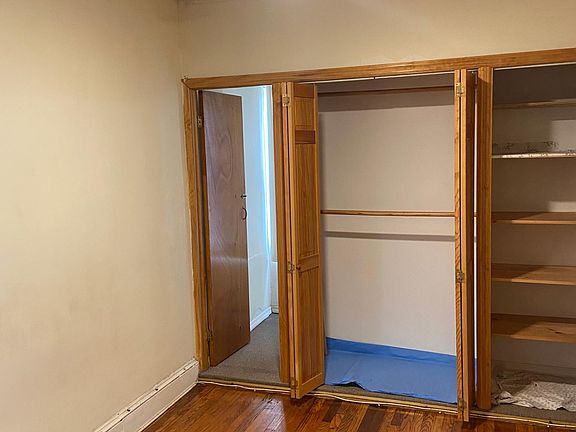 2nd image of 2557 Fenton Ave