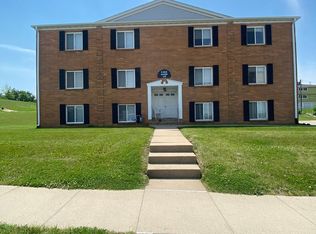 125 20th Ave SW #E4, Cedar Rapids, IA 52404