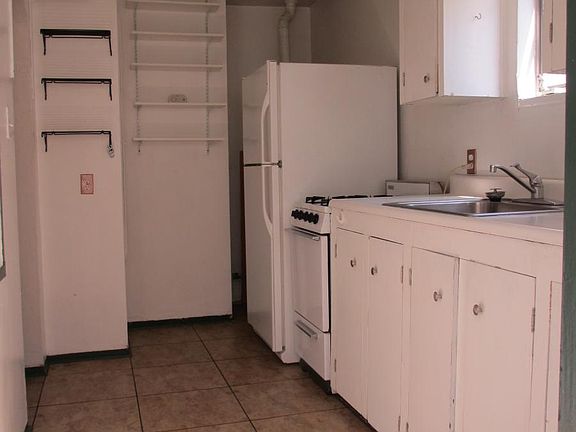 5th image of 218 Walter St SE #A
