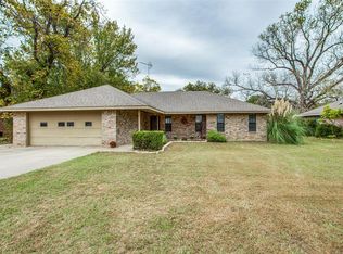 501 E Hughes St, Collinsville, TX 76233
