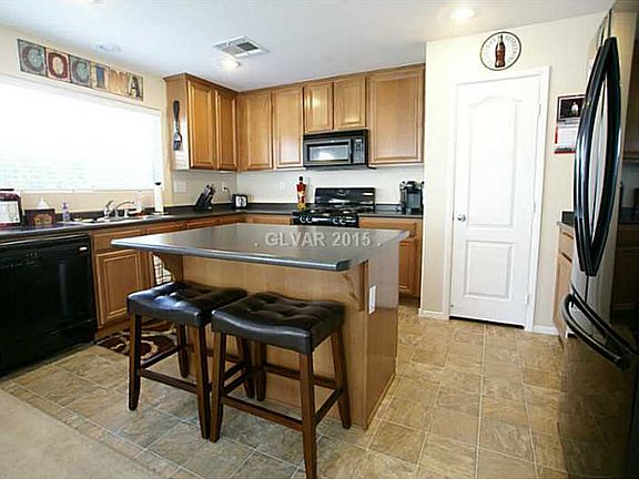 5th image of 558 Queensborough Ave