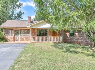 131 Pathfinder Dr, Henry, VA 24102