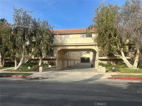 10215 Variel Ave Photo 1