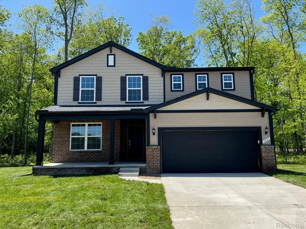 9176 Dogwood Ln, Dexter, MI 48130