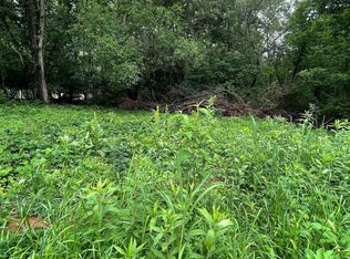 1198 E Ridge Dr, Brooklyn, IA 52211