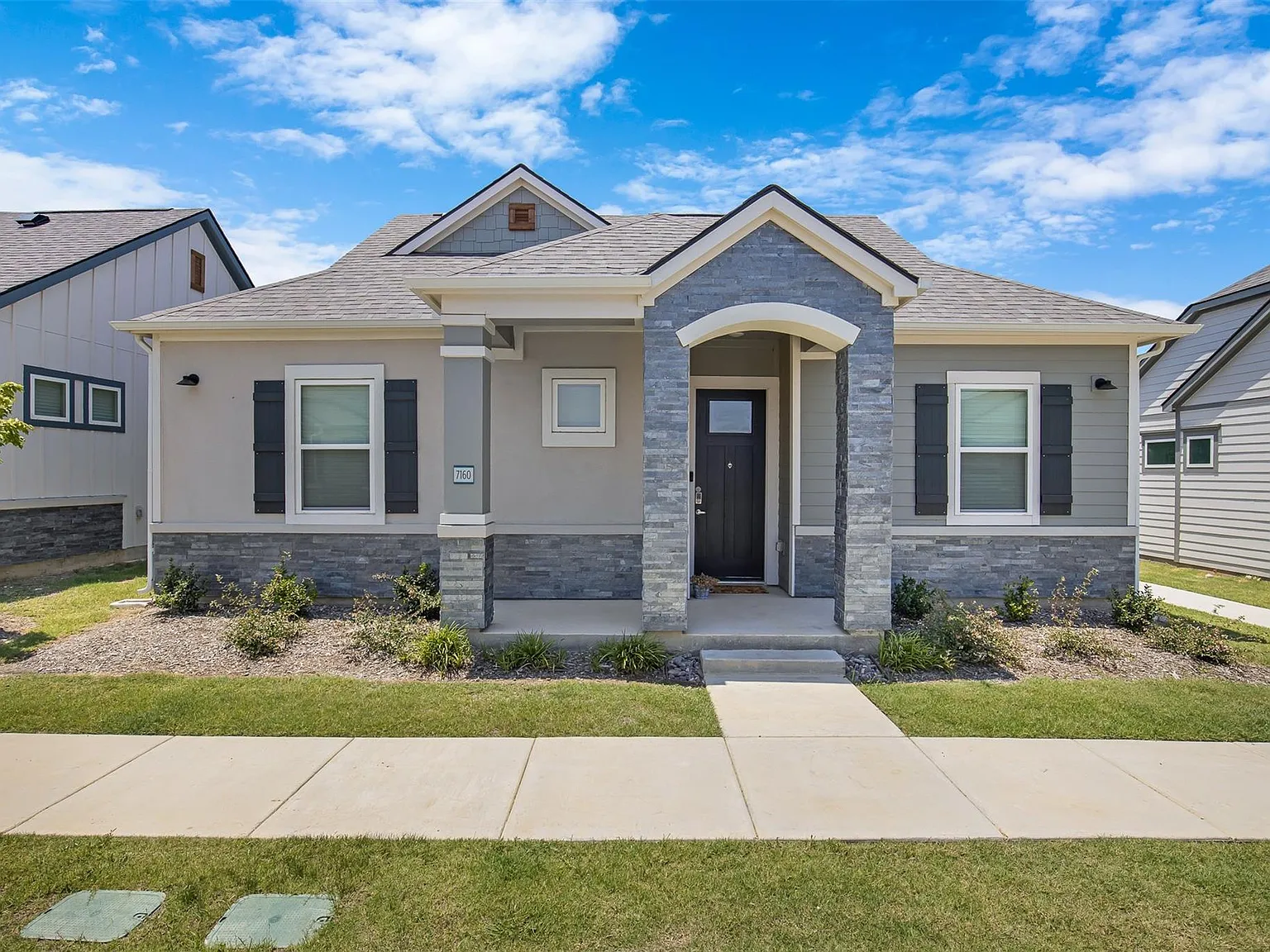 2 bed, 2.0 bath, 960 sqft, $2,152 — Photo 3