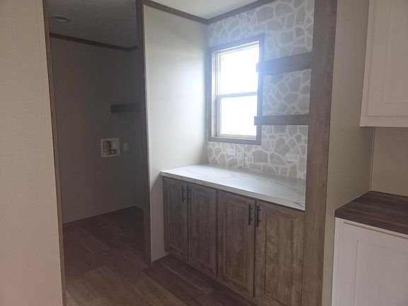 4th image of 7456 SE INDEPENDENCE Avenue