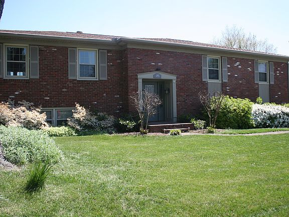 3rd image of 4412 Taylor Dr