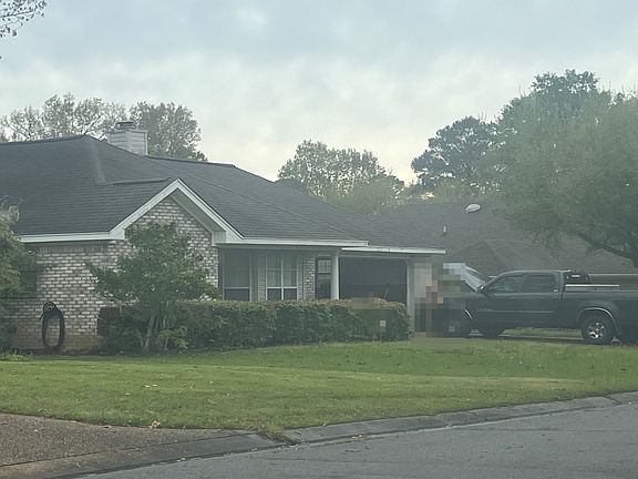 2nd image of 423 Oak Lawn Dr