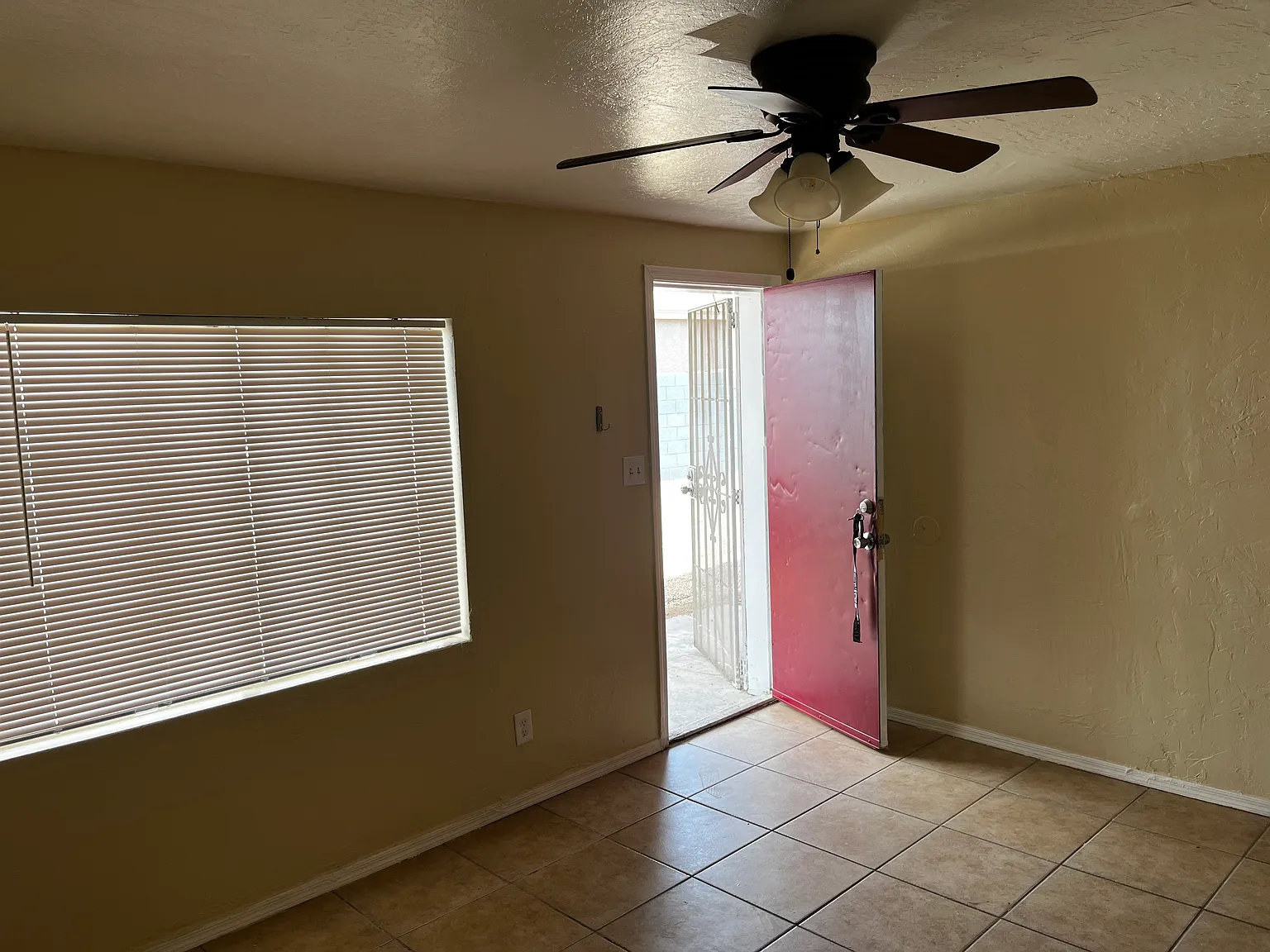 Studio, 500 sqft, $790 — Photo 2